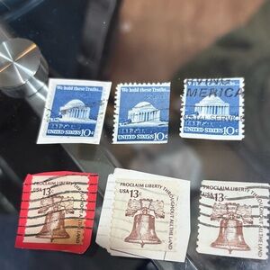 Liberty Bell and Lincoln Memorial Design Stamps Set